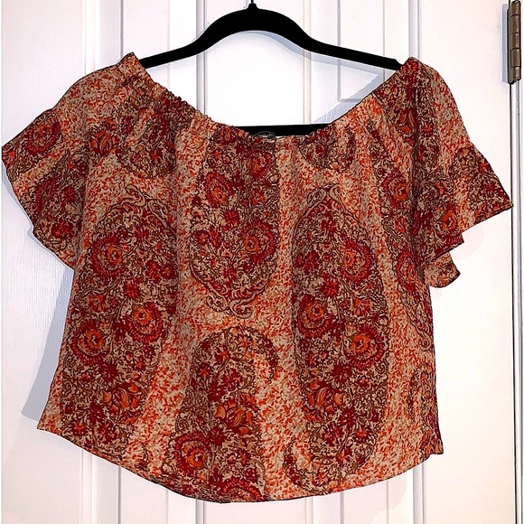 Madewell Tops - Madewell 100% Silk off the shoulder blouse with pleated short sleeves, Small